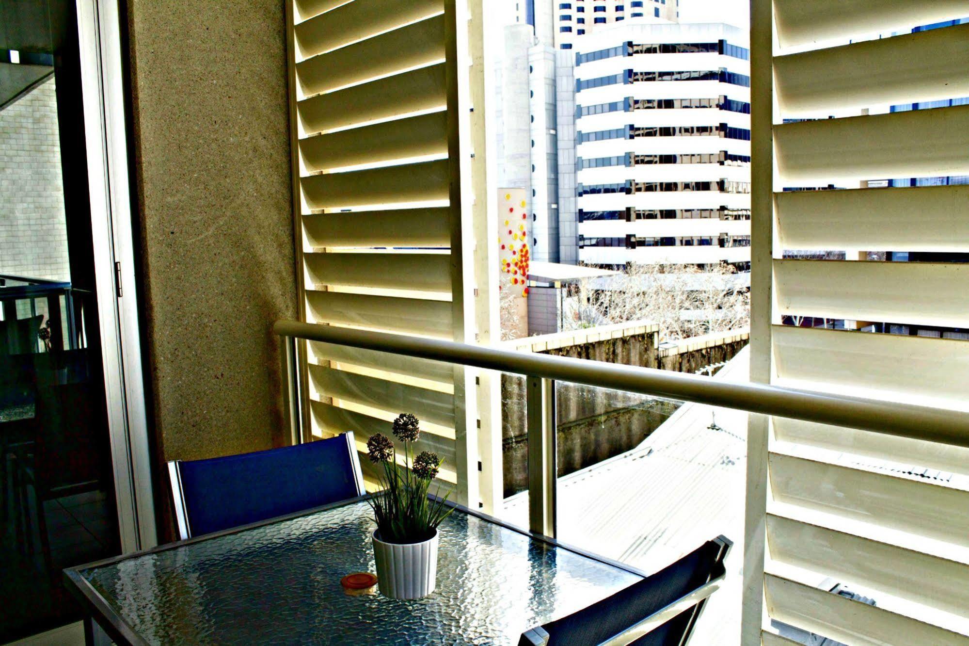 Adelaide Dress Circle Apartments - North Terrace المظهر الخارجي الصورة